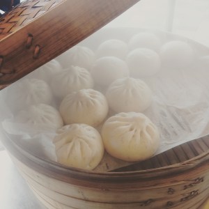 steam buns in a large steam tray